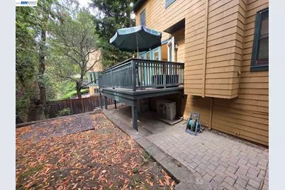19 Edgewood Pl, Belmont, CA 94002 - Photo 28
