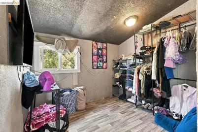 537 Chester, Oakland, CA 94607 - Photo 38