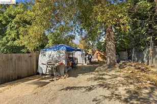 537 Chester, Oakland, CA 94607 - Photo 72