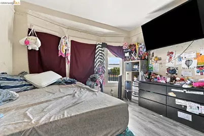 537 Chester, Oakland, CA 94607 - Photo 34