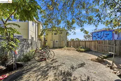 537 Chester, Oakland, CA 94607 - Photo 74