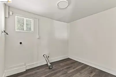 537 Chester, Oakland, CA 94607 - Photo 66