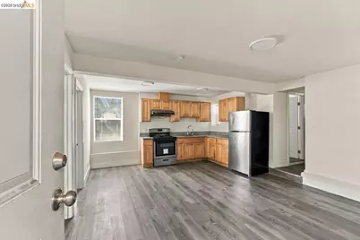 537 Chester, Oakland, CA 94607 - Photo 44