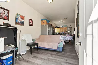 537 Chester, Oakland, CA 94607 - Photo 16