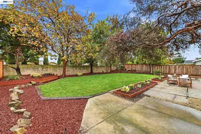 8146 Pebble Beach Ave, Newark, CA 94560 - Photo 38