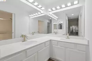 180 Caldecott, Oakland, CA 94618 - Photo 20
