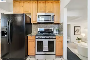3007 Kingsland Ave, Oakland, CA 94619 - Photo 16