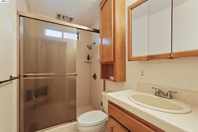 3055 Country Club Blvd, Stockton, CA 95204 - Photo 10
