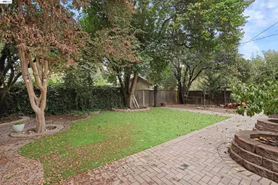 3055 Country Club Blvd, Stockton, CA 95204 - Photo 20