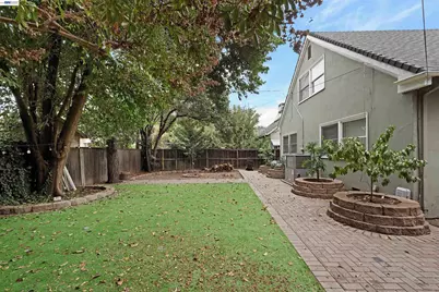 3055 Country Club Blvd, Stockton, CA 95204 - Photo 22