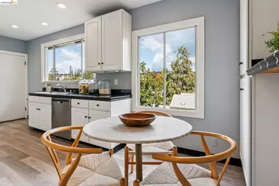 733 Grosvenor Pl, Oakland, CA 94610 - Photo 14