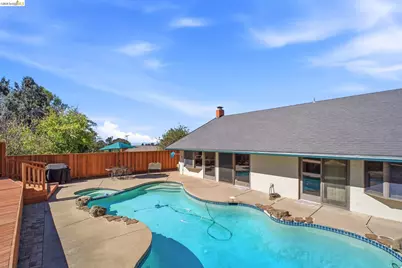 3421 Hackamore Dr, Hayward, CA 94541 - Photo 38