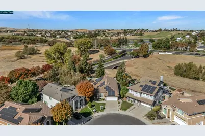 93 Pebble Ct, Brentwood, CA 94513 - Photo 36