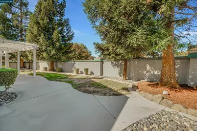 93 Pebble Ct, Brentwood, CA 94513 - Photo 34