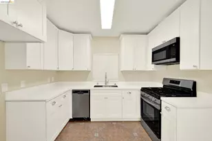2080 Harrington Ave, Oakland, CA 94601 - Photo 16