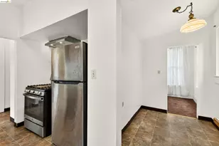 2440 12th Ave, Oakland, CA 94606 - Photo 10