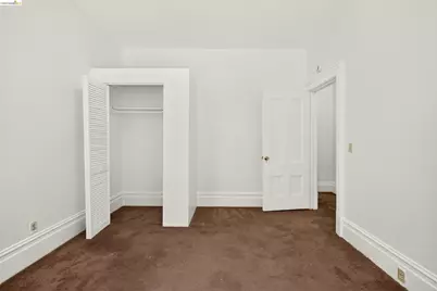 2440 12th Ave, Oakland, CA 94606 - Photo 6