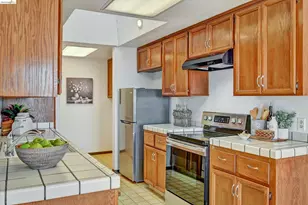 130 Samaria Ln, Oakland, CA 94619 - Photo 20