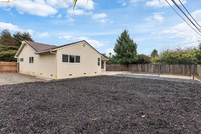 3011 Glynis Dr, Richmond, CA 94806 - Photo 30