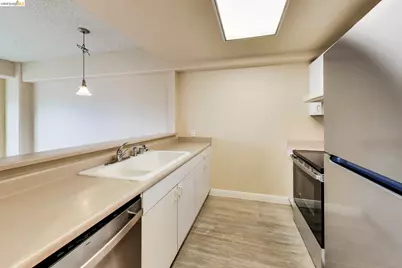 989 Webster Street #343, Oakland, CA 94607 - Photo 8