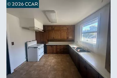 2027 96th Ave, Oakland, CA 94603 - Photo 6
