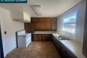 2027 96th Ave, Oakland, CA 94603 - Photo 6