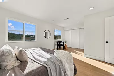 7065 Lancaster Ct, Dublin, CA 94568 - Photo 18