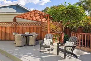 367 Cavour St, Oakland, CA 94618 - Photo 36