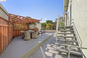 367 Cavour St, Oakland, CA 94618 - Photo 44