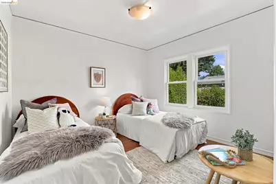 1555 Acton St, Berkeley, CA 94702 - Photo 18