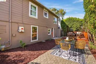 1555 Acton St, Berkeley, CA 94702 - Photo 28