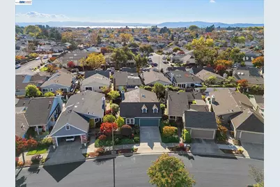135 Weymouth Ct, Alameda, CA 94502 - Photo 2