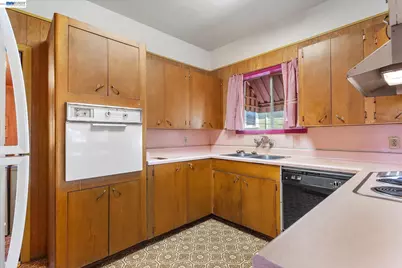 874 Arlington Ave, Oakland, CA 94608 - Photo 18