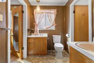 874 Arlington Ave, Oakland, CA 94608 - Photo 26