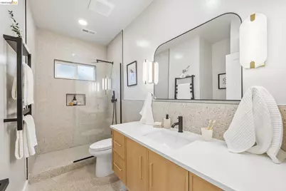 4956 Manila Ave, Oakland, CA 94609 - Photo 18