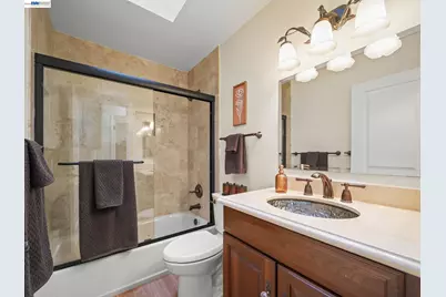 8047 Del Monte Ave, Newark, CA 94560 - Photo 18