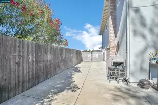 2353 Silver Creek Cir, Antioch, CA 94509 - Photo 34