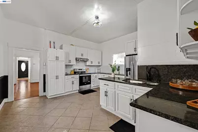 2248 22nd St, Oakland, CA 94606 - Photo 10