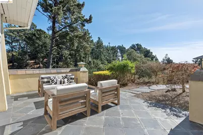 13145 Skyline Blvd, Oakland, CA 94619 - Photo 18