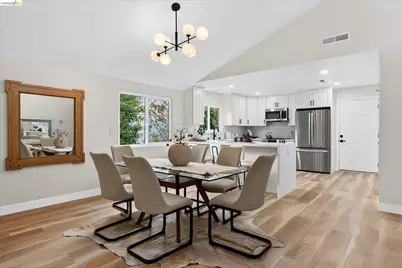 7924 Greenly Dr, Oakland, CA 94605 - Photo 18