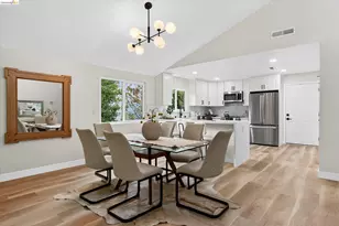 7924 Greenly Dr, Oakland, CA 94605 - Photo 18