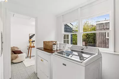 662 65th St, Oakland, CA 94609 - Photo 22