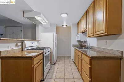 1251 Lakeview Cir, Pittsburg, CA 94565 - Photo 6