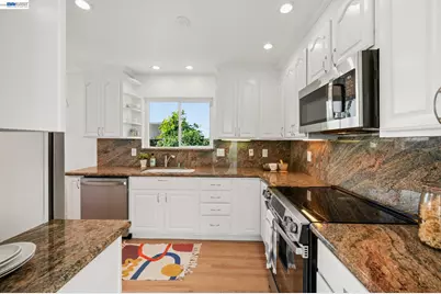 2705 Bayview Dr, Alameda, CA 94501 - Photo 12