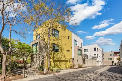 402 Palisade Dr, Oakland, CA 94607 - Photo 1