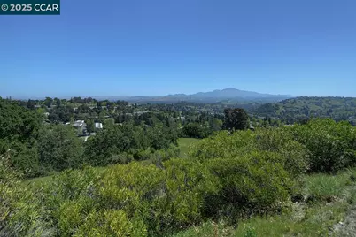 2109 Skycrest Dr #6, Walnut Creek, CA 94595 - Photo 1