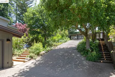 20 Ascot Ct, Oakland, CA 94611 - Photo 1