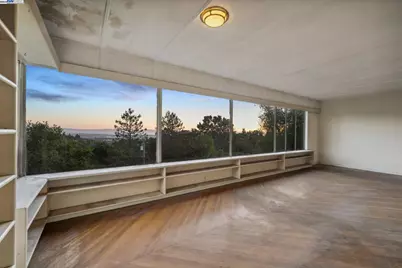 5915 Rincon Drive, Oakland, CA 94611 - Photo 1