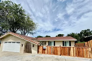 124 Fuschia Ct, Martinez, CA 94553 - Photo 1