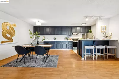 960 Shorepoint Ct #320, Alameda, CA 94501 - Photo 1